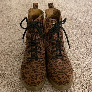 Combat boots